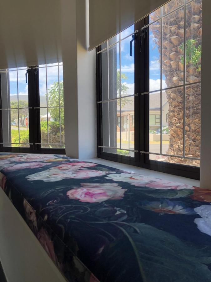 Villa Le Roc Kleinmond Accommodation Экстерьер фото