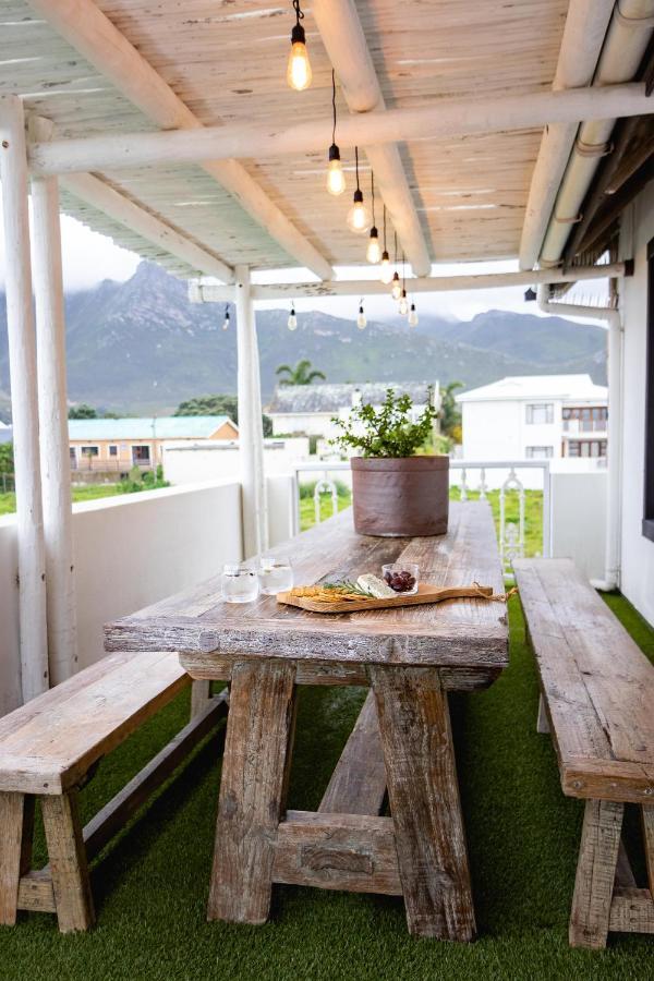 Villa Le Roc Kleinmond Accommodation Экстерьер фото